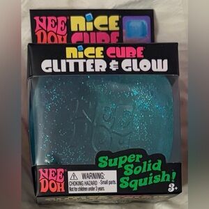 Nice Cube Glitter & Glow Super Solid Squish - Teal Glitter